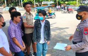 Cegah Terjadinya Kenakalan Remaja, Sat Binmas Berikan Penyuluhan Kepada Siswa Usai Pulang Sekolah