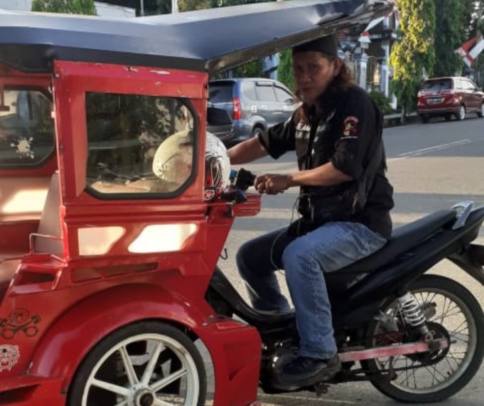 Belajar Dari Ilham Gondrong Terkait Disiplin Beribadah & Bekerja Serta Tak Membuang Waktu Senggang Dengan Percuma.