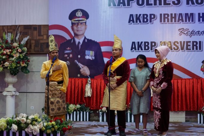 Acara Kenal Pamit Kapolres Kotamobagu, AKBP Dasveri Abdi SIK Perkenalkan Diri & Ucapkan Terima Kasih.