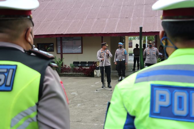 Antisipasi Tawuran Pelajar, Kapolres Perintahkan PJU Polres Kotamobagu Pimpin Apel Pagi Di Sejumlah Sekolah