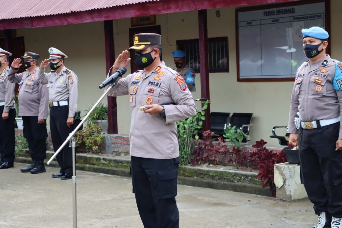 Kapolres Kotamobagu AKBP Dasveri Abdi, SIK Pimpin Apel Kesiapan Pengamanan Takbiran Idul Adha 1443 H.