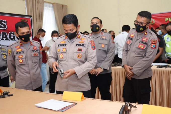 Pemeriksaan dan Pendataan Senjata Api, Kapolres Kotamobagu : Pemegang Senpi Harus Sesuai S.O.P