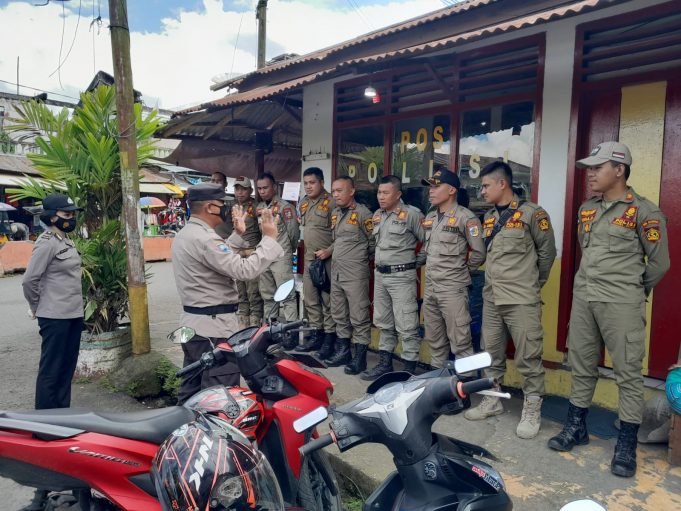 Jelang Relokasi, Sat Binmas Laksanakan Mobile Dan Berikan Imbauan Kepada Masyarakat Di Pasar Serasi.