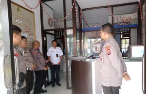 Personil Polsubsektor Kotamobagu Selatan Giatkan Patroli Di Pasar Poyowa Kecil & Sambangi Kantor Kecamatan