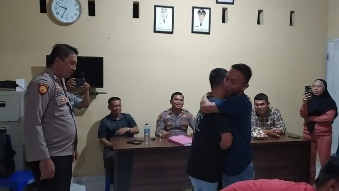 Damaikan Warga Yang Tengah Berperkara, Kapolsek Lolayan Terapkan Restorative Justice