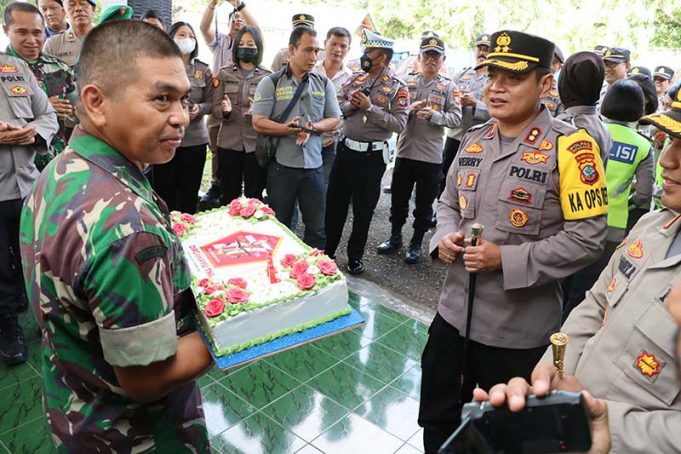 Polres Kotamobagu & Polres Bolmong Serbu Kodim 1303/BM, Suasana Suka Cita Menghiasi HUT TNI