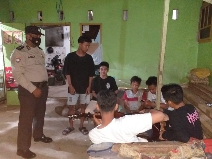 Cegah Gangguan Kamtibmas & Antisipasi Terjadi Tarkam Polsek Passi Aktif Laksanakan Patroli.
