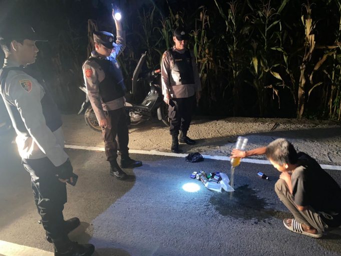 Tim Presisi Polres Kotamobagu Bubarkan Pemuda Pesta Miras