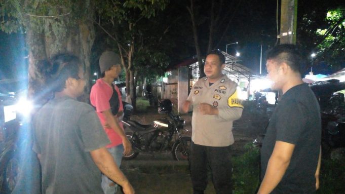 Tukang Parkir Liar Jadi Keluhan Pengunjung, Bhabinkamtibmas Sambangi Pasar Kuliner Kotamobagu