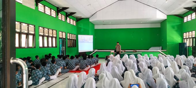 Satuan Binmas Sambangi Sekolah-Sekolah Berikan Himbauan Terkait Maraknya Kasus Pelecehan Seksual