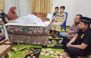 Kapolres & Ketua Bhayangkari Cabang Kotamobagu Melayat Duka Serta Turut Doakan Almarhumah Diganjar Jannah