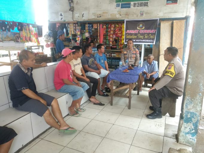 Serap Keluhan Warga, Kapolsek Kotamobagu Lakukan Jumat Curhat di Terminal Pasar Serasi