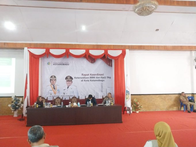 Jamin Ketersediaan BBM & LPG 3kg Jelang Nataru, Kapolsek Kotamobagu Ikuti Rakor Bersama Pemerintah