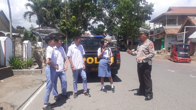 Cegah Tawuran & Ugal Ugalan, Polsek Kotamobagu Laksanakan Himbauan Kamtibmas & Kamseltibcar Lantas Sepulang Sekolah