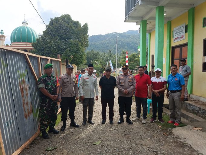 Kapolsek Passi Hadiri Pembukaan Turnamen Sepak Bola “Pemuda Cup Poyuyanan”