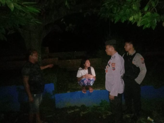 Didapati Asik Berduaan di Lokasi Gelap & Rawan Pasangan Remaja Ini Dipulangkan Kerumah Masing-Masing