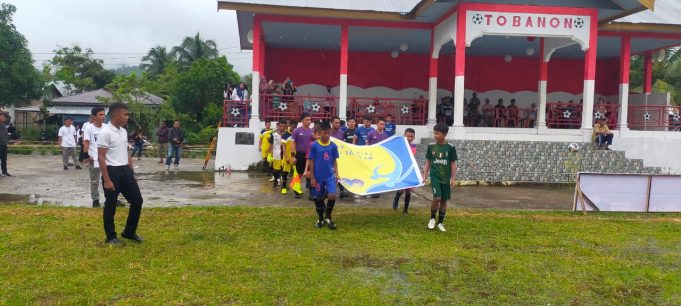 Kapolsek Lolayan Hadiri Pembukaan Turnamen Sepak Bola Karang Taruna Cup Desa Tungoi Bersatu