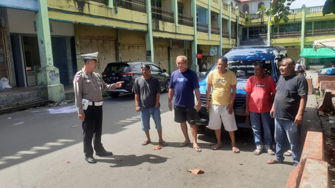Cegah Praktik “Ngetem” Sembarangan, Kanit Lantas Polsek Kotamobagu Aktif Laksanakan Himbauan Kamseltibcar Lantas