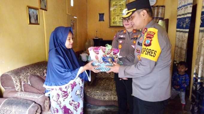 Cegah Stunting, Sat Lantas Polres Kotamobagu Bagikan Bantuan Kepada Ibu Hamil