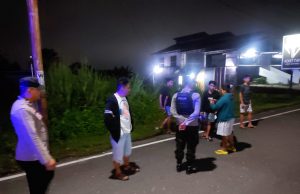 Cegah Riak-Riak Kecil Menjadi Gelombang Gangguan Kamtibmas, Tim Patroli Silang Amankan Keributan di Depan Café The Love