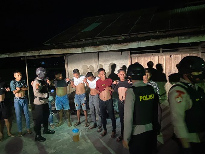 Tim Patroli Samapta Polres Kotamobagu Bubarkan Belasan Pemuda Poyowa Besar I Konsumsi Miras