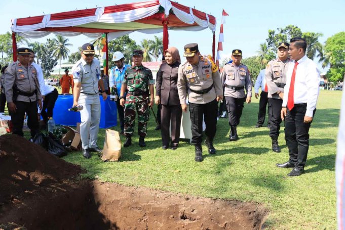 Kapolres Bersama Forkopimda Kota Kotamobagu Musnahkan sejumlah Barang Bukti Miras & Knalpot Racing/Brong