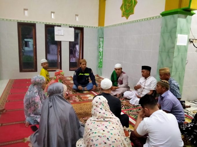 Bhabinkamtibmas, Lurah & Badan Takmir Masjid Damaikan Perseteruan Warga di Masjid Al-Hidayah Pobundayan