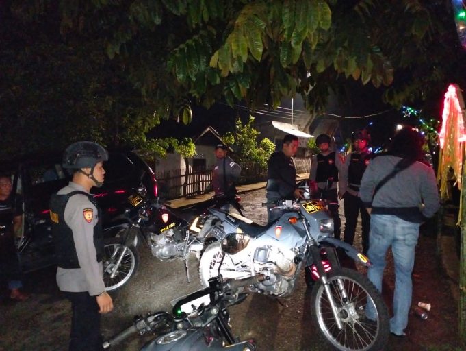 Tim Patroli Resmob Bersama Bhabinkamtibmas Respon Cepat Keributan Warga Desa Bilalang