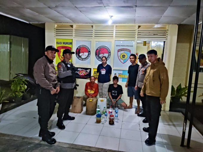 Tim Presisi Polres Kotamobagu Datangi TKP Yang di Laporakan Warga Adanya Pesta Miras