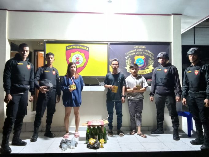 Gagalkan Pesta Miras Tim Patroli Ranmor R2 Situ Puluhan Komix & Bir Valentine