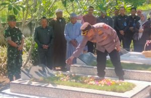 Kapolres Kotamobagu Hadiri Kegiatan Ziarah Rombongan Dalam Rangka HUT Kota Kotamobagu Ke-16