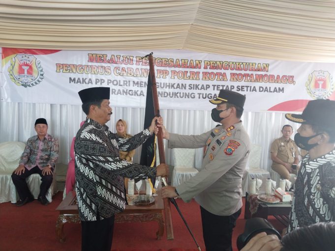 Kapolres Didampingi Ketua Bhayangkari Cabang Kotamobagu Hadiri Pengesahan Pengurus Keluarga Besar Purnawirawan Polri