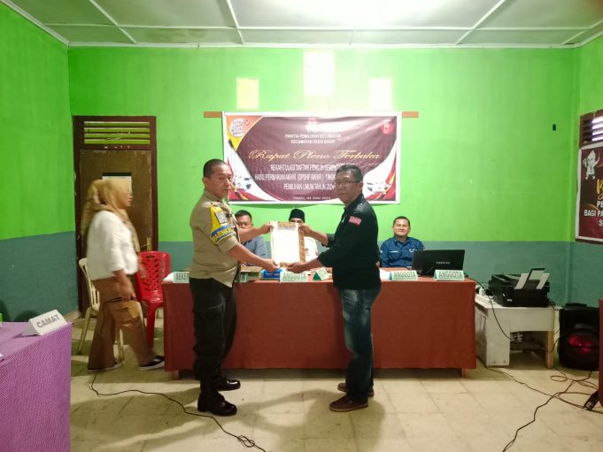 Hadiri Rapat Pleno Terbuka Bhabinkamtibmas Polsek Passi Sampaikan Pesan Kamtibmas Menjelang Pemiliu
