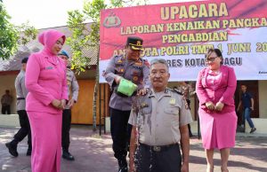 Karir Tanpa Cacat & Memperoleh Kenaikan Pangkat Pengabdian Dari AKP ke KOMPOL, Philep J. Mende Diapresiasi Kapolres Patut Jadi Teladan