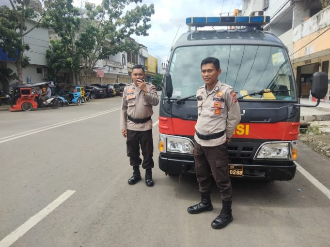 Satuan Binmas Polres Kotamobagu Berikan Himbauan Kepada Warga Masyarakat Secara Mobile