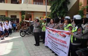 Semarakan hari Jadinya Yang Ke-75, Seluruh Polwan Polres Kotamobagu “Goes To School”