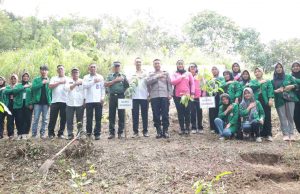 Kapolres Kotamobagu Beserta Sejumlah Unsur dan Komponen Masyarakat Ikut Serta Kegiatan Melestarikan Negeri