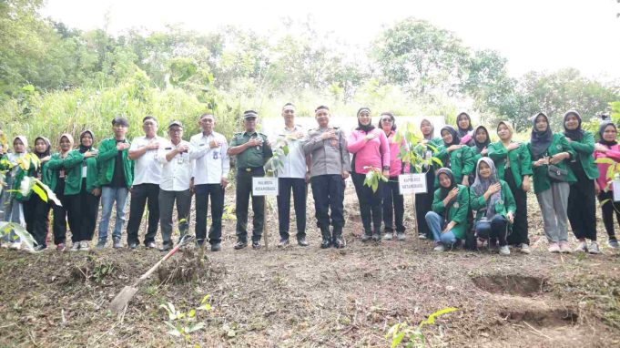 Kapolres Kotamobagu Beserta Sejumlah Unsur dan Komponen Masyarakat Ikut Serta Kegiatan Melestarikan Negeri