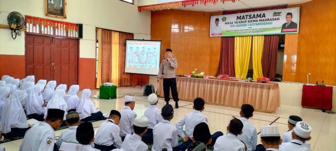 Satuan Binmas Polres Kotamobagu Lakukan Penyuluhan Kepemimpinan Terhadap Siswa Siswi