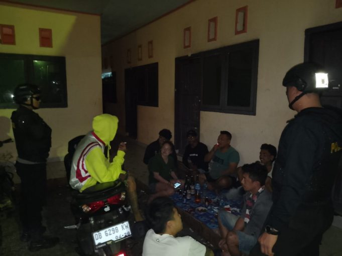 Bubarkan Pesta Miras, Unit Patroli Ranmor Polres Kotamobagu Respon Cepat Aduan Warga