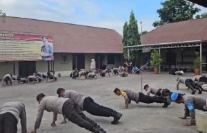 Jadikan Profesi Bermakna, Wakapolres Evaluasi & Ajak PushUp Seluruh Jajarannya Jika Tak Maksimal Laksanakan Strong Point