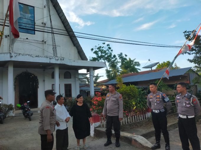 Puluhan Personil Polres Kotamobagu Lakukan Pengamanan Perayaan Pengucapan Syukur Umat Kristen