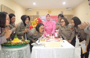 Kegiatan Syukuran Hari Jadi Polwan Ke-75 Polres Kotamobagu “Polri Presisi Untuk Negeri” yang Dilaksanakan Secara Virtual