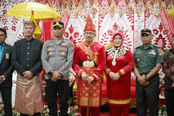 Wakapolres Kotamobagu hadiri Prosesi Adat Tempati Rumah Dinas Pj Wali Kota Kotamobagu Asripan Nani