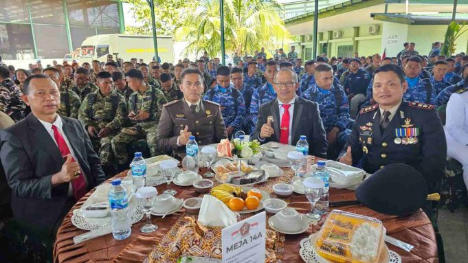 Kapolres Kotamobagu AKBP Dasveri Abdi SIK Hadiri Upacara Peringatan HUT TNI Ke-78 Tahun 2023 di Makodam XIII/Merdeka