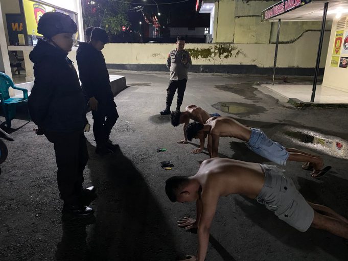 Tim Patroli Ranmor Samapta Bubarkan Sejumlah Pesta Miras di Wilayah Hukum Polres Kotamobagu
