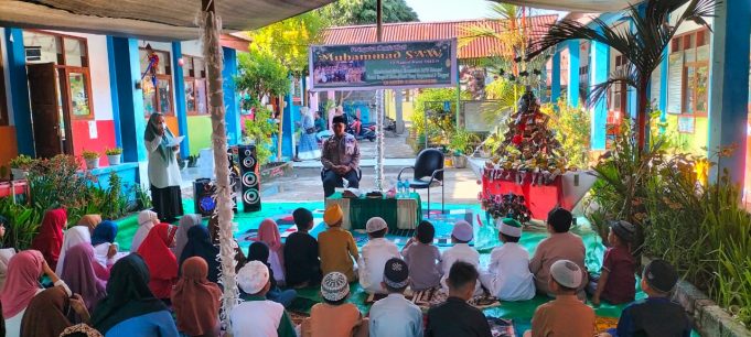 Peringatan Maulid Nabi Dai Polri Ajak Pelajar Teladani Akhlak Rasul & Imbau Kamtibmas