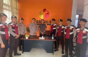 Tim Patroli Samapta Molukad Monompia Jaga Keamanan disekitar Kantor Bawaslu Kota Kotamobagu