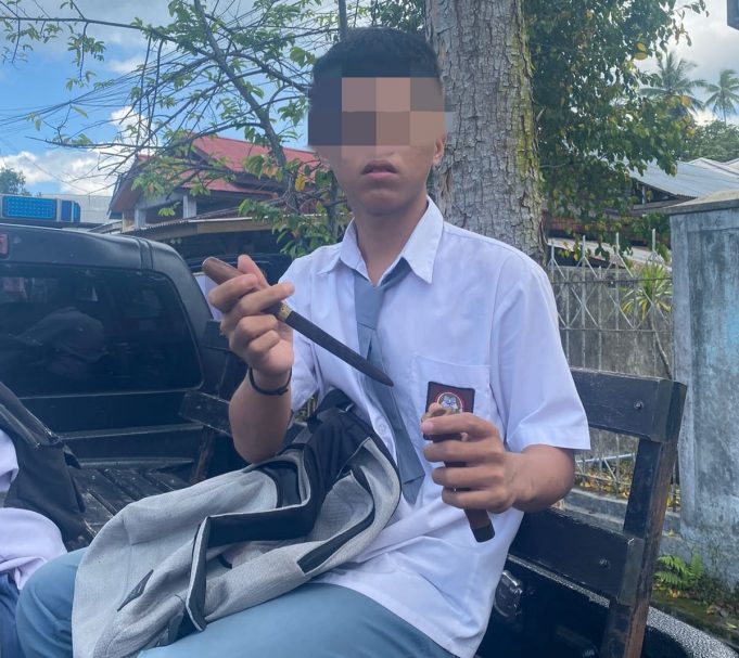 Miris, Sekelompok Pelajar Terjaring Razia Saat Bolos Sekolah. Satu Siswa Didapati Membawa Sajam
