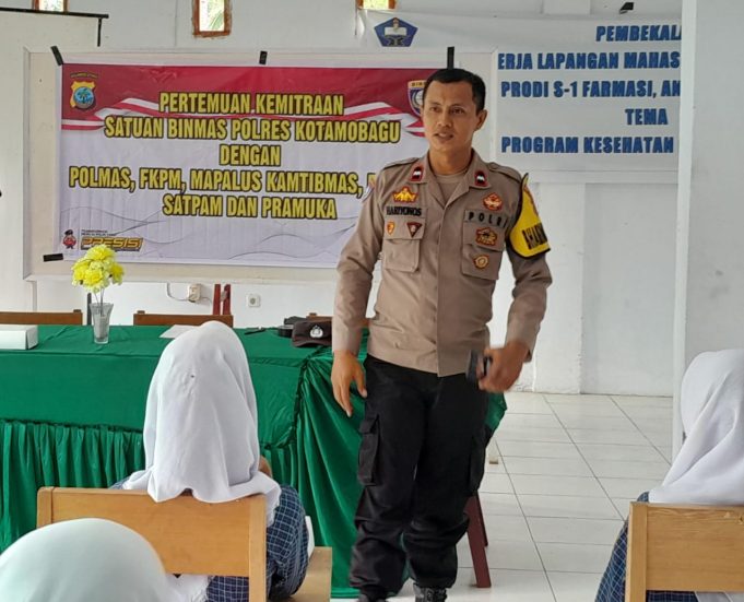 Tingkatkan Pembinaan Siswa, Personil Binmas Jalin Kemitraan Bersama SMK Farmasi Kotamobagu